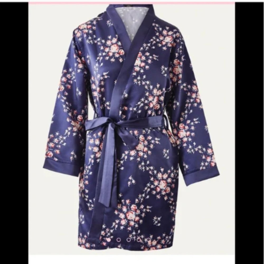 Morgan Lane Allie Robe in Navy Floral | Silky | Size: Plus